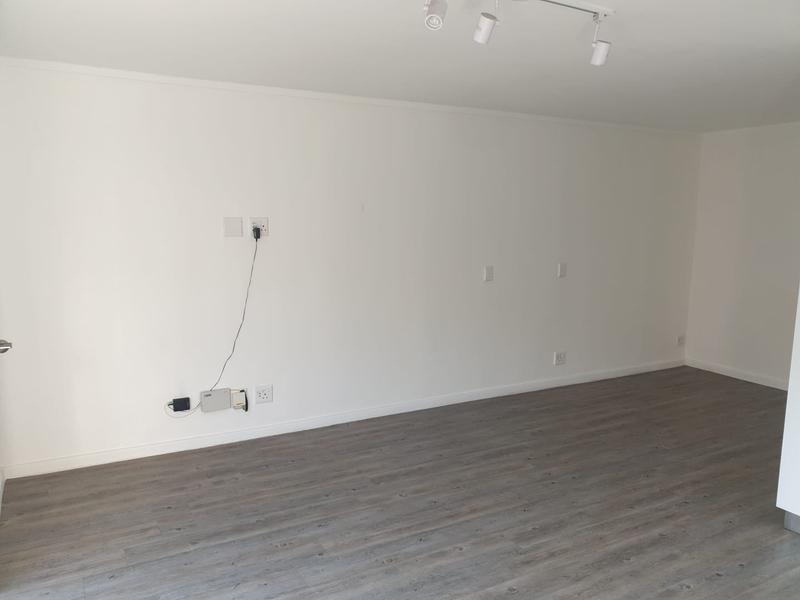 1 Bedroom Property for Sale in Zonnebloem Western Cape